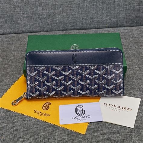 goyard wallet women.